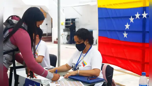 Día de la Democracia: buscan identificar las barreras del voto en el exterior venezolano