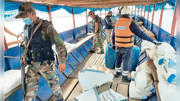 Sunat y PNP interceptan 40.000 toneladas de insumos químicos para producir cocaína pura