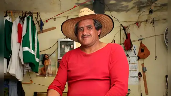 ¿Qué fue de Roberto Esquivel, el mexicano cuyo pene mide 48 cm y le impide caminar y trabajar?