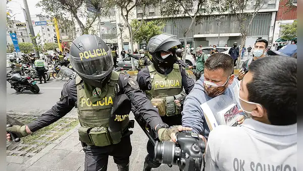Libertad de prensa en peligro: gremios periodísticos insisten al Congreso en retiro de norma