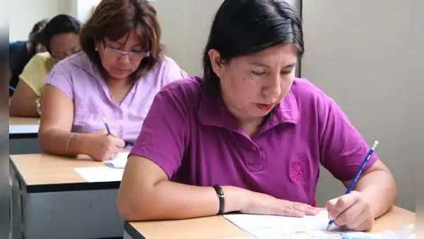 Publicación de plazas para Nombramiento Docente 2023: relación de colegios y vacantes por región, según Minedu