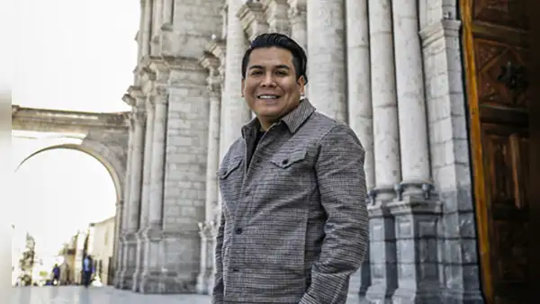 Omar Flores: "Las redes y la Inteligencia Artificial no son tóxicas sino el ser humano"