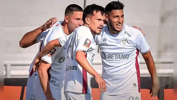 Melgar ganó 3-0 a Unión Comercio y tomó la punta del Clausura: dejó atrás a Alianza Lima y Cristal