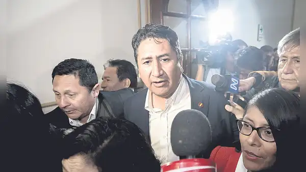 Vladimir Cerrón: juzgado no autoriza viaje de líder de Perú Libre a Rusia