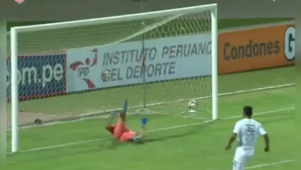 Luis Urruti marcó el 1-0 de Universitario ante Vallejo tras terrible blooper de Carlos Grados