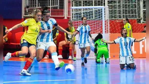 Argentina goleó 4-1 a Colombia por la Copa América de Futsal Femenina y chocará con Venezuela en semifinales