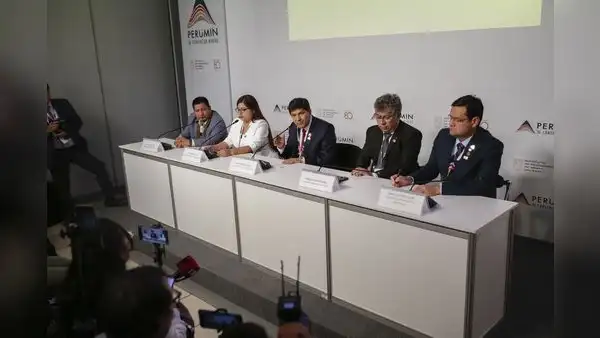 Gobernadores y alcaldes anuncian protesta contra el Congreso de la República