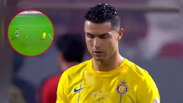 ¡A lo Beto da Silva! Cristiano Ronaldo falló gol con Al-Nassr tras mandar la pelota al palo
