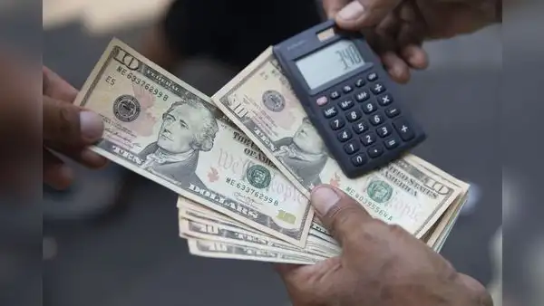 Dólar cierra al alza este 3 de octubre y cotiza en S/3,8230, su máximo valor en siete meses