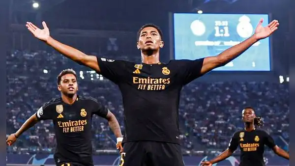 ¡En lo más alto! Real Madrid ganó 3-2 a Napoli y es líder de su grupo en la Champions League