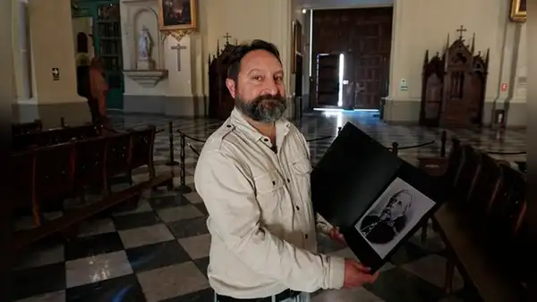 Gonzalo Torres es distinguido como Personalidad Meritoria de la Cultura por el Mincul