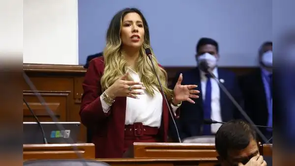 Rosselli Amuruz: presentan moción de censura en su contra por fiesta en la que murió una persona