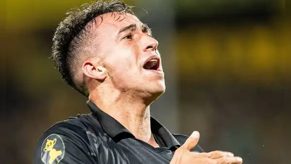 Peñarol remontó y ganó 2-1 a Defensor Sporting: es líder del Clausura del Campeonato Uruguayo