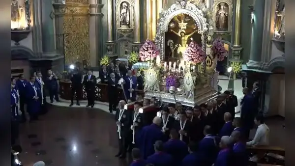 Procesión del Señor de los Milagros: guardan anda del Cristo Moreno en Iglesia Las Nazarenas