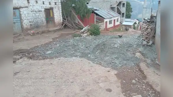 Mineros ilegales derraman mineral en poblado de Apurímac