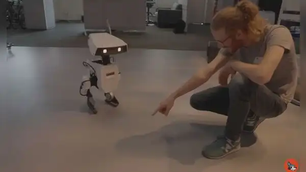 Disney presenta un simpático robot que planea usar en sus parques de atracciones