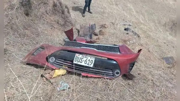 Apurímac: 4 personas fallecen tras despiste y caída al abismo de un auto