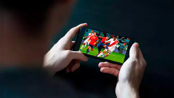 Perú vs. Chile por las Eliminatorias 2026: los megas que consumirás si ves el partido por celular