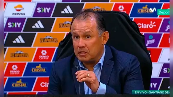 Juan Reynoso responde a las críticas tras perder ante Chile: "No se clasifica jugando bonito"