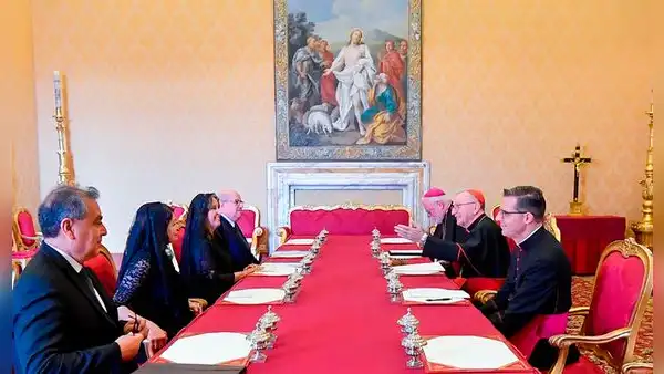 Papa Francisco no recibió a Dina Boluarte, solo se tomaron fotografía en el Vaticano