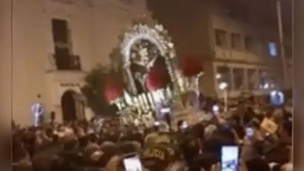 Señor de los Milagros: anda del Cristo Moreno estuvo a punto de caer