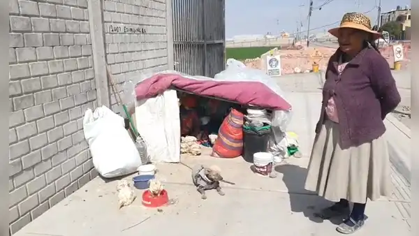 Arequipa: adulta mayor es desalojada de su vivienda y hoy vive en la calle