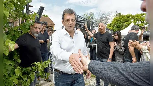 Elecciones en Argentina: Sergio Massa supera a Javier Milei y ambos pasan a la segunda vuelta