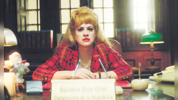 Susy: Una vedette en el Congreso, por Sandro Mairata