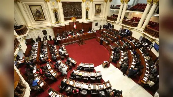 Congreso: Idelso García Correa es elegido presidente de Comisión Especial del TC