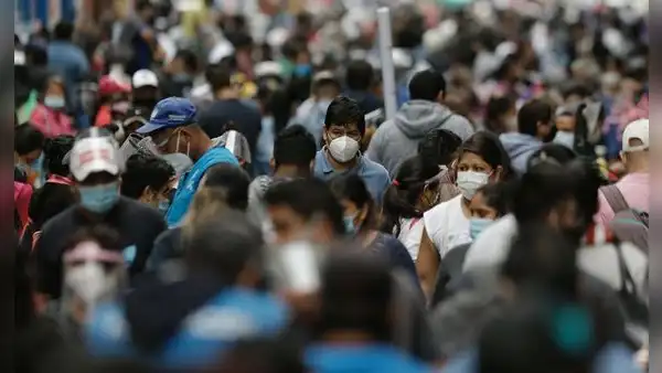 10% de peruanos cree que ayuda al país participar en los partidos políticos