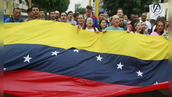 Venezuela: se abre un camino difícil para la democratización, por Manuel Rodríguez Cuadros