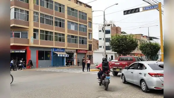 Es peligroso: semáforo sigue inoperativo por juicio contra la Municipalidad de Chiclayo