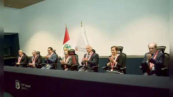 Miembros de la Junta Nacional de Justicia se alistan para defenderse mañana en el Congreso