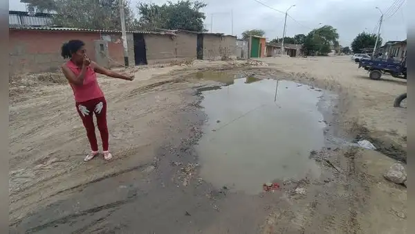Piura: moradores de La Molina I viven entre aguas servidas hace meses