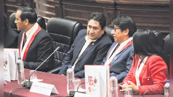 Vladimir Cerrón se beneficiaría por ley presentada por su hermano Waldemar Cerrón