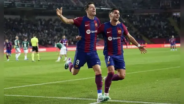 Barcelona ganó 2-1 a Alavés con goles de Lewandowski por LaLiga de España