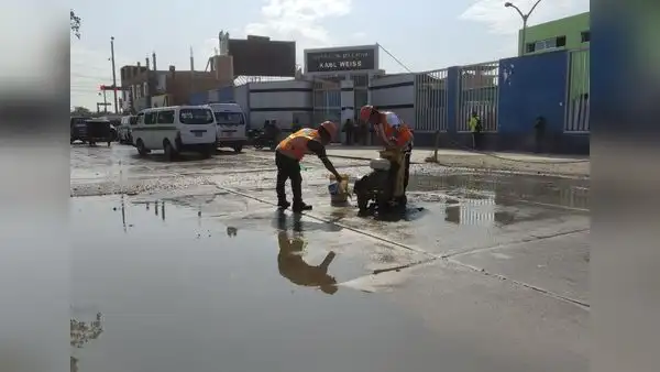 3.000 escolares en riesgo por colapsos de desagüe en Chiclayo
