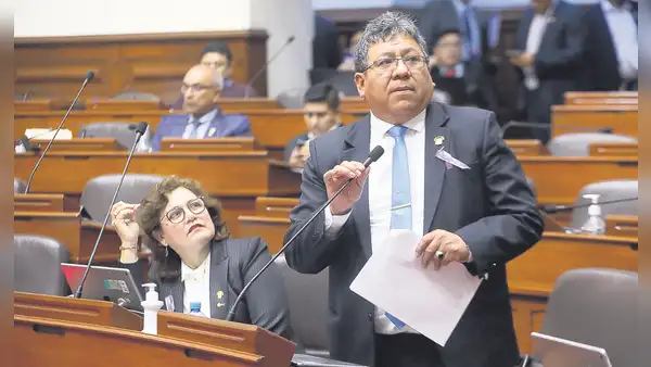 Jorge Flores niega recorte de sueldo a sus trabajadores pese a grabación