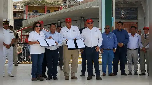 Gobierno y PetroPerú firman contrato para exploración de lote Z - 69 en Piura
