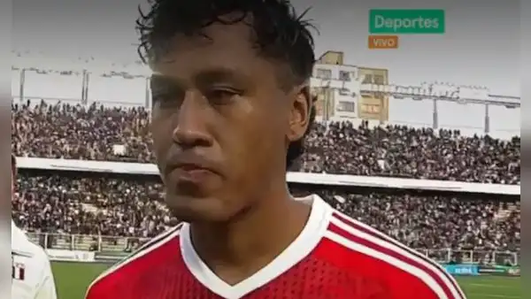 Renato Tapia respondió fuerte a hinchas que gritaron que se vaya Juan Reynoso al final del partido