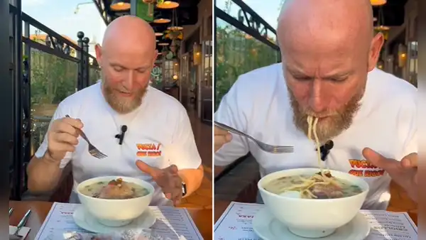 Extranjero usa tenedor para comer fideos de CALDO DE GALLINA y usuarios reaccionan: “Con la cuchara, mano”