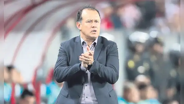 Eliminatorias: Juan Reynoso debe irse de la selección peruana