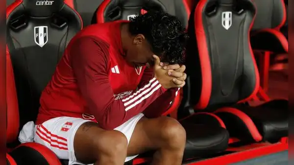 Renato Tapia sufrió una estrepitosa y alarmante caída en su valor de mercado este 2023