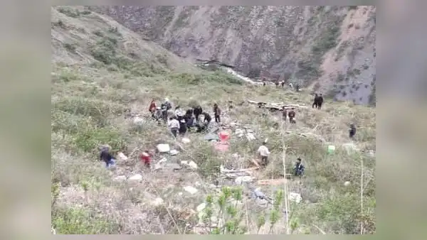 Volcadura de bus deja al menos 8 muertos en Áncash