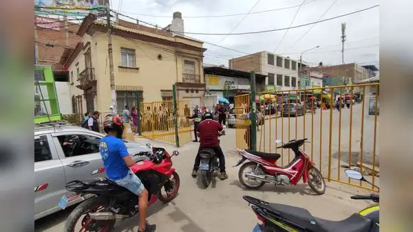 Municipalidad Provincial de Chiclayo instala rejas en calles adyacentes al Modelo