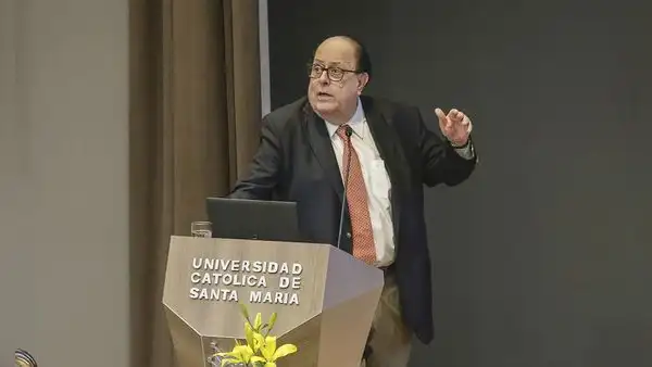 Julio Velarde: "Hay que rezar para que El Niño sea moderado y no fuerte"