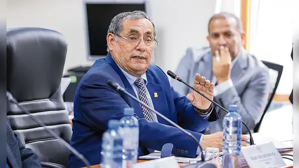 Óscar Vera: Congreso admite moción de interpelación contra el ministro de Energía y Minas