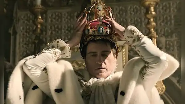 ‘Napoleón’, con Joaquin Phoenix, lideró la taquilla internacional en su primer fin de semana