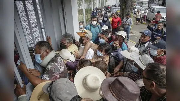 Arequipa: maltratan a pacientes de EsSalud con cierre de hospital Municipal