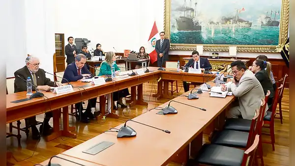 Congreso: Comisión de Ética ve hoy casos de mochasueldos